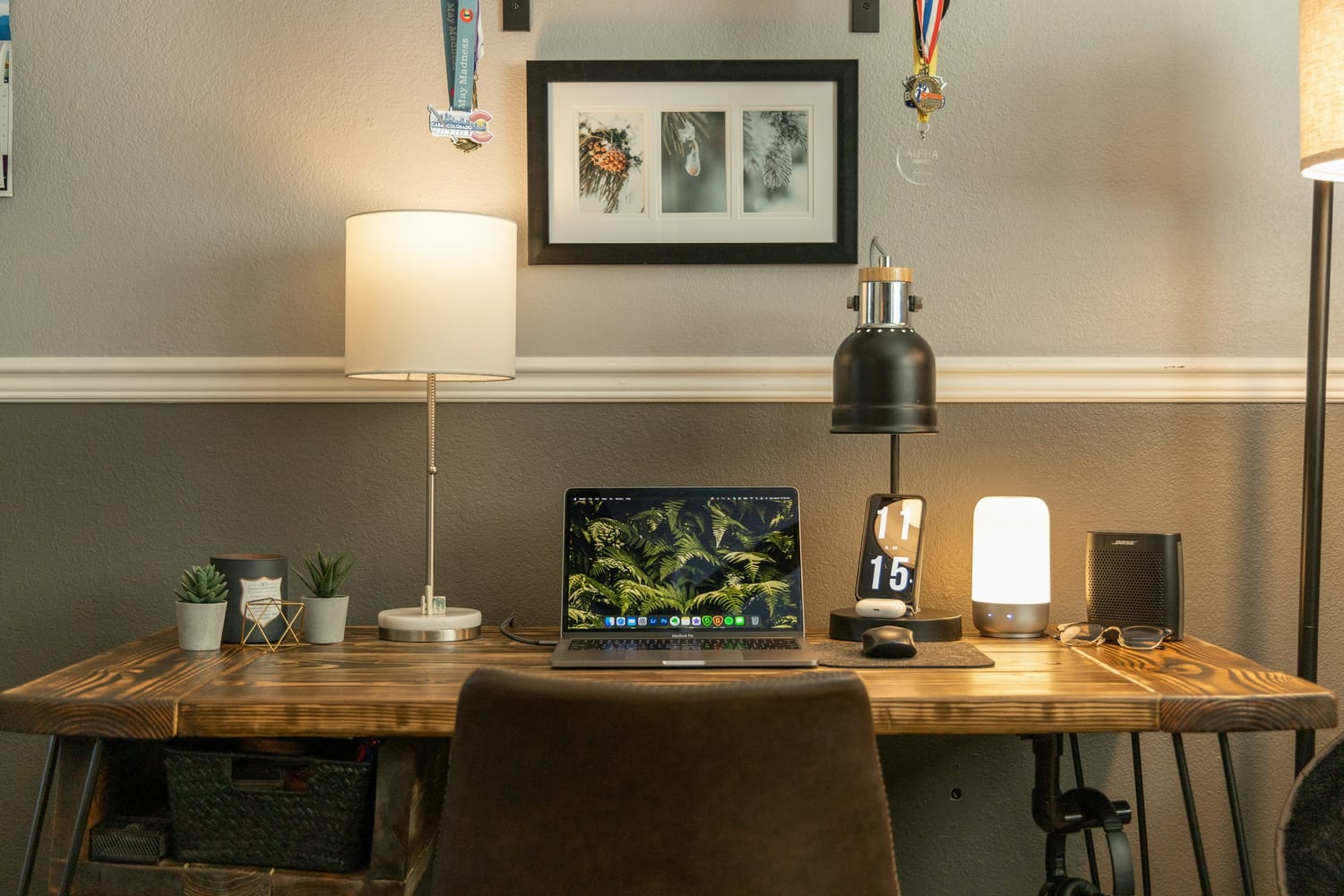 Bureau avec lampe