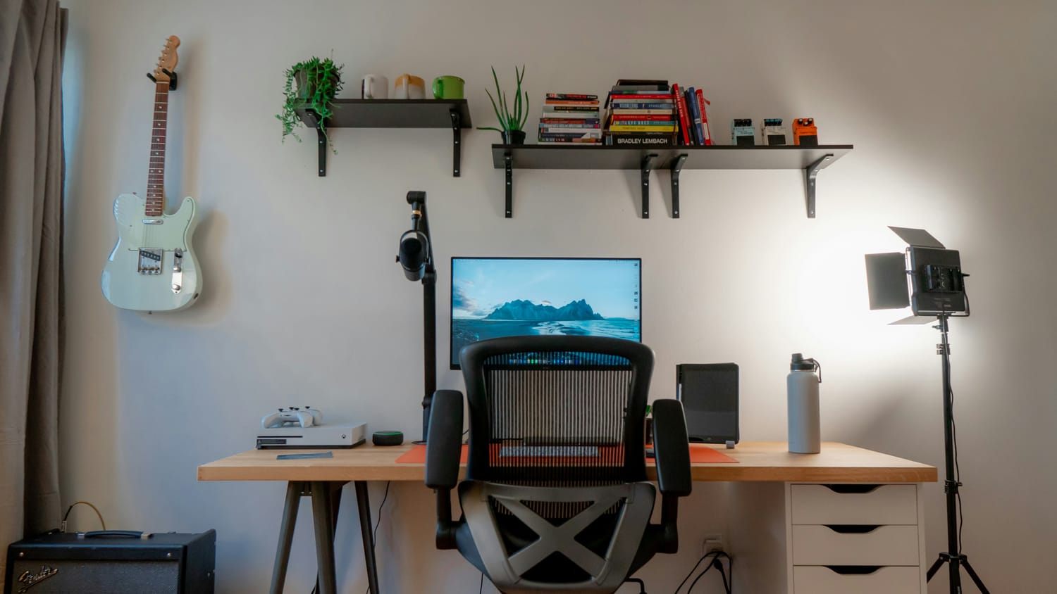bureau avec chaise ergonomique